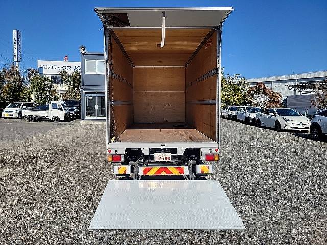 いすゞエルフパネルバン小型（2t・3t）[写真09]