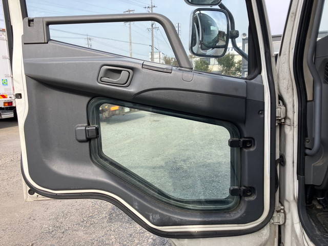 三菱ふそうファイター冷凍車（冷蔵車）中型（4t）[写真31]