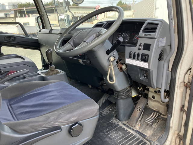 三菱ふそうファイター冷凍車（冷蔵車）中型（4t）[写真35]