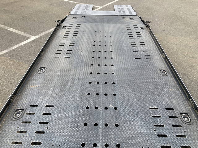 いすゞエルフセーフティローダー小型（2t・3t）[写真13]