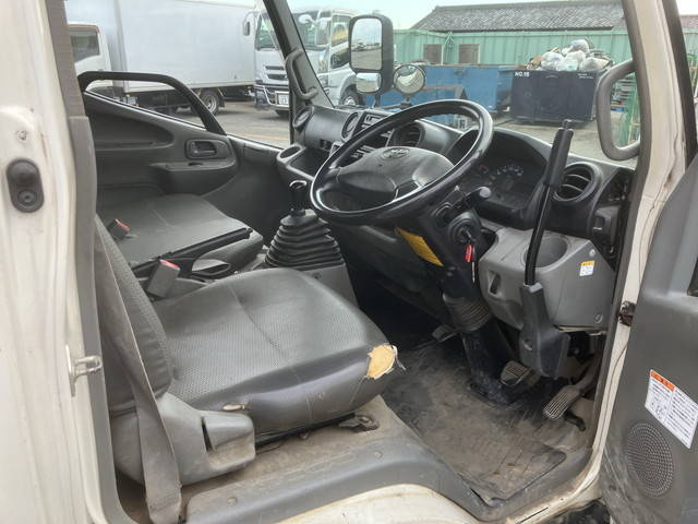 トヨタトヨエースダンプ小型（2t・3t）[写真28]