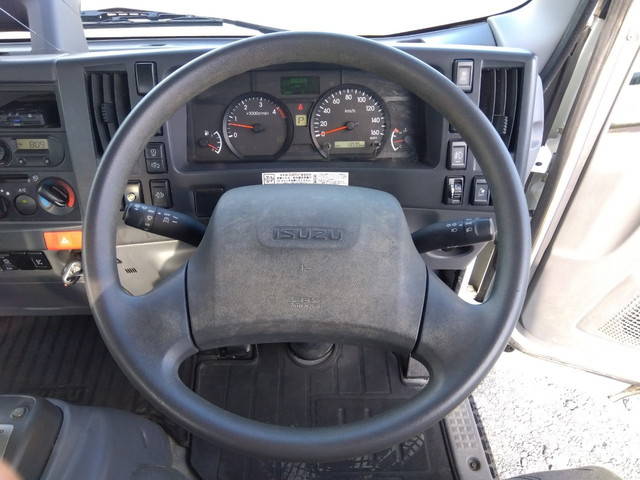 いすゞエルフクレーン4段小型（2t・3t）[写真34]