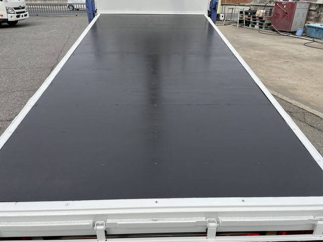 いすゞエルフセルフクレーン3段小型（2t・3t）[写真13]