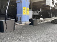 いすゞエルフセルフクレーン3段小型（2t・3t）[写真23]