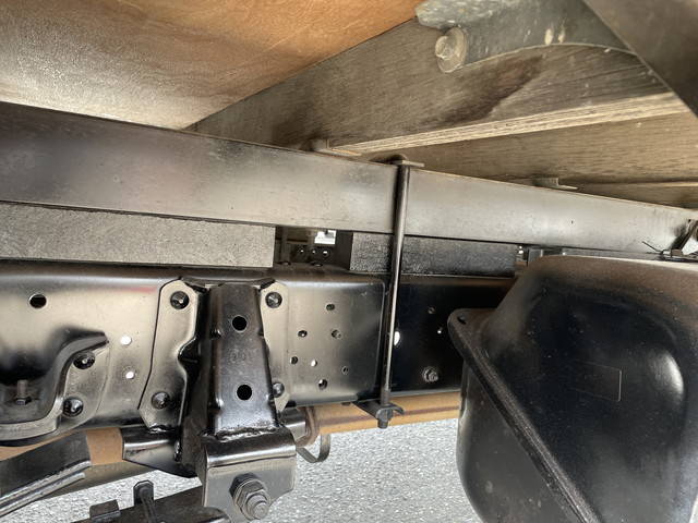 いすゞエルフセルフクレーン3段小型（2t・3t）[写真26]