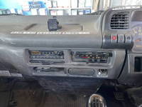 いすゞエルフセルフクレーン3段小型（2t・3t）[写真37]