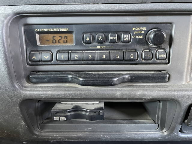 いすゞエルフセルフクレーン3段小型（2t・3t）[写真38]