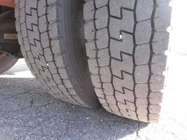 いすゞエルフアルミバン小型（2t・3t）[写真22]