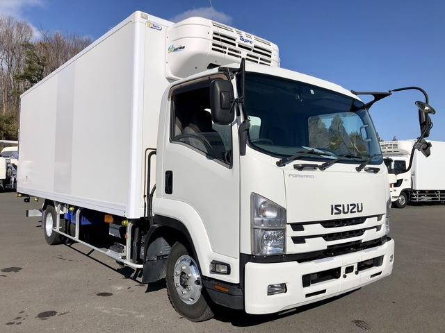 いすゞフォワード冷凍車（冷蔵車）中型（4t）TKG-FRR90T2 [写真01]