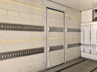 いすゞフォワード冷凍車（冷蔵車）中型（4t）[写真15]