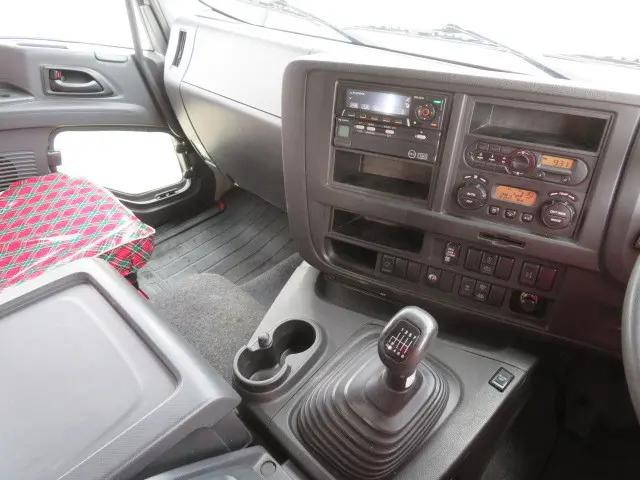 いすゞギガトレーラーヘッド（トラクターヘッド）大型（10t）[写真14]