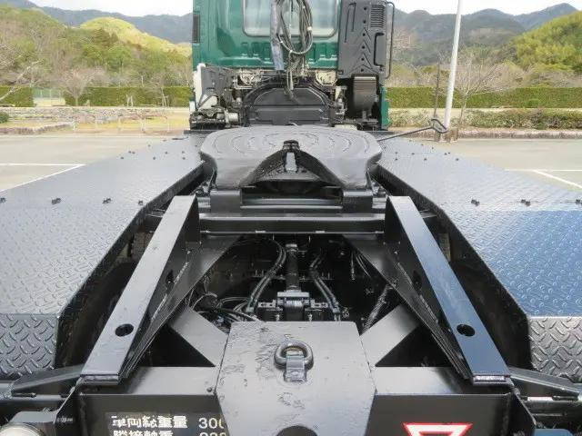 いすゞギガトレーラーヘッド（トラクターヘッド）大型（10t）[写真24]