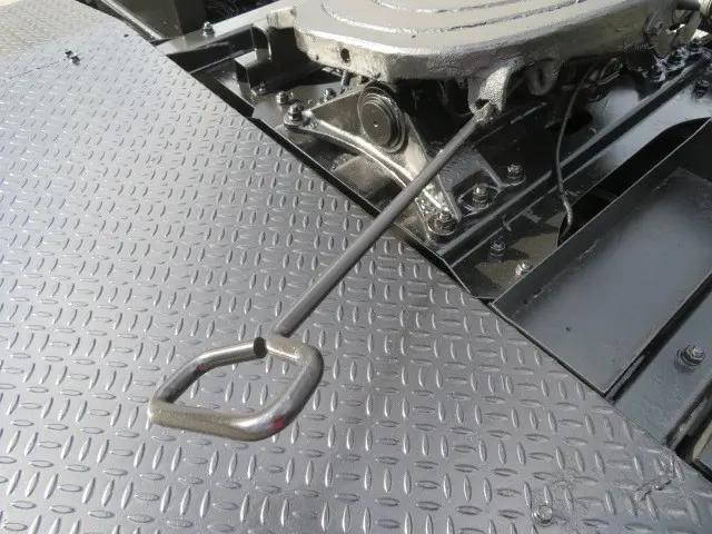 いすゞギガトレーラーヘッド（トラクターヘッド）大型（10t）[写真28]