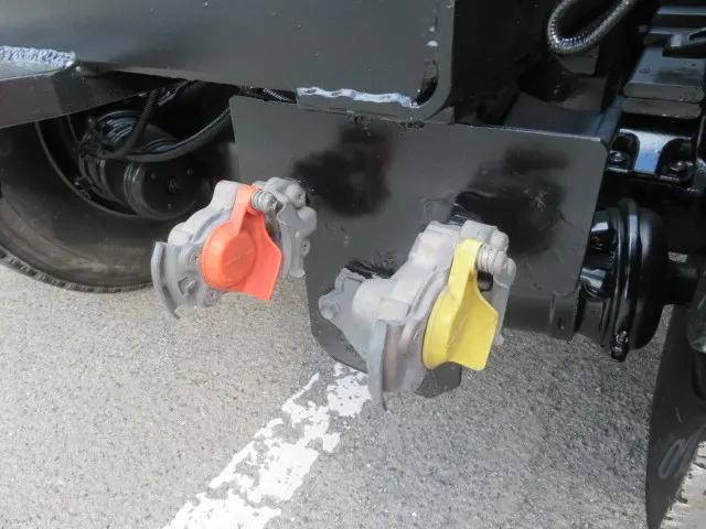 いすゞギガトレーラーヘッド（トラクターヘッド）大型（10t）[写真31]