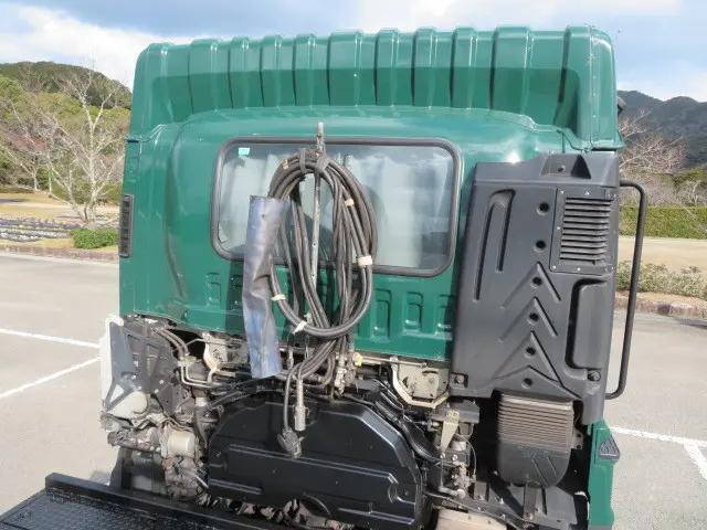 いすゞギガトレーラーヘッド（トラクターヘッド）大型（10t）[写真32]