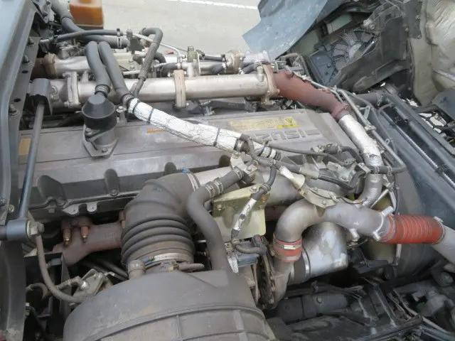 いすゞギガトレーラーヘッド（トラクターヘッド）大型（10t）[写真34]