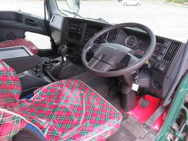 いすゞギガトレーラーヘッド（トラクターヘッド）大型（10t）[写真08]