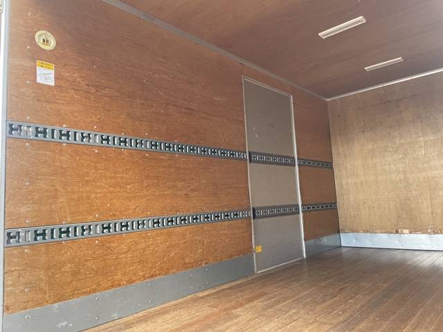 三菱ふそうキャンターアルミバン小型（2t・3t）[写真13]