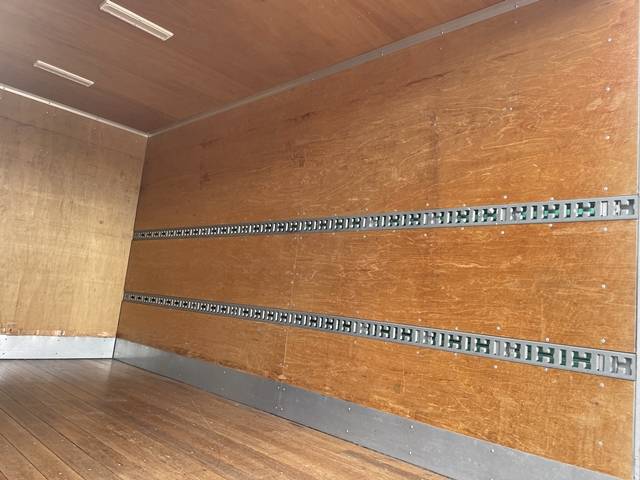 三菱ふそうキャンターアルミバン小型（2t・3t）[写真15]