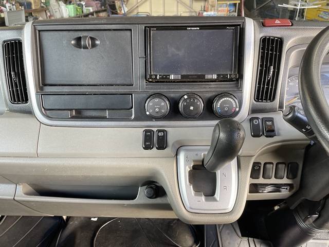 三菱ふそうキャンターアルミバン小型（2t・3t）[写真34]