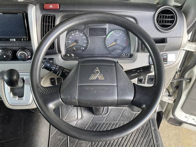 三菱ふそうキャンターアルミバン小型（2t・3t）[写真35]