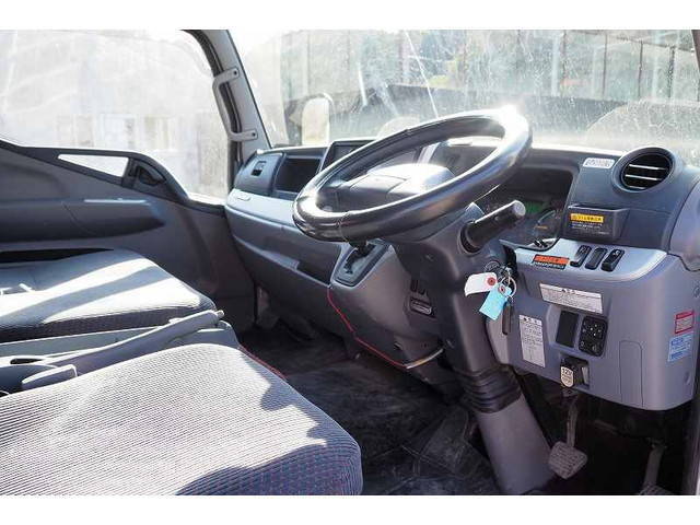 三菱ふそうキャンタークレーン3段小型（2t・3t）[写真32]