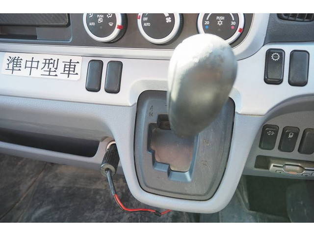 三菱ふそうキャンタークレーン3段小型（2t・3t）[写真35]