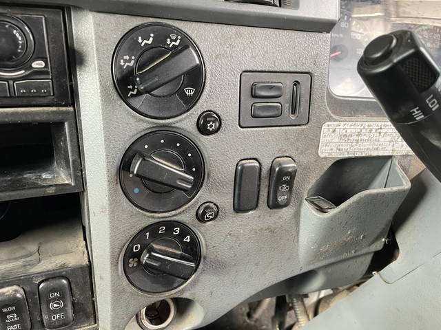 三菱ふそうファイターアルミブロック中型（4t）[写真37]