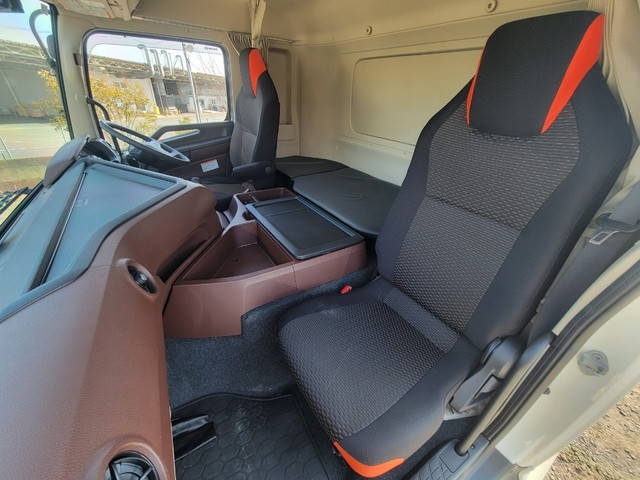 日野プロフィアセーフティローダー大型（10t）[写真29]