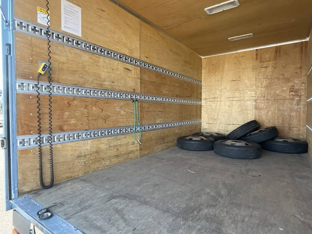 三菱ふそうキャンターアルミバン小型（2t・3t）[写真10]