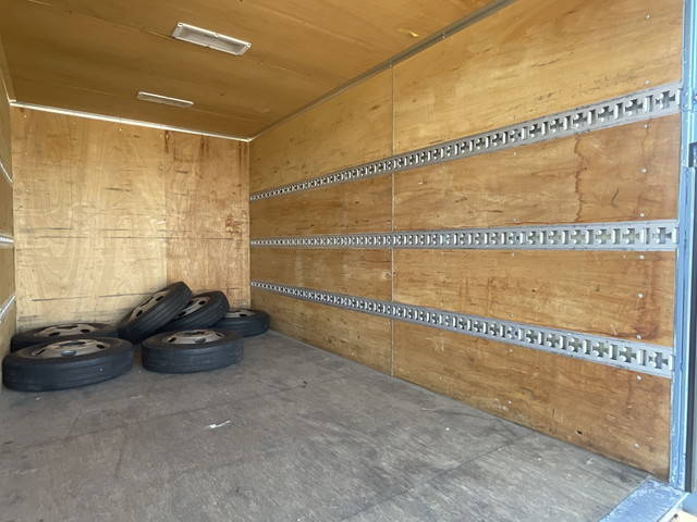 三菱ふそうキャンターアルミバン小型（2t・3t）[写真11]