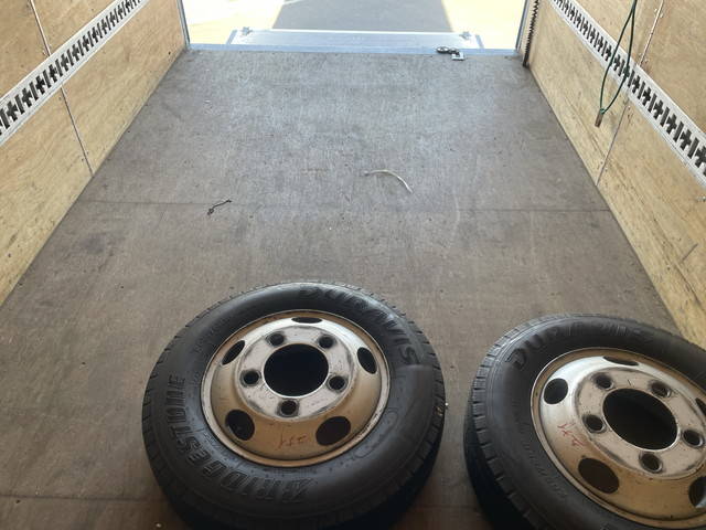 三菱ふそうキャンターアルミバン小型（2t・3t）[写真12]