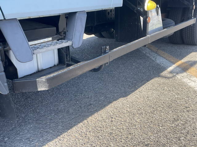 三菱ふそうキャンターアルミバン小型（2t・3t）[写真17]