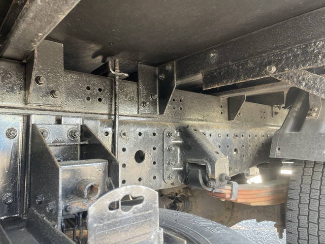 三菱ふそうキャンターアルミバン小型（2t・3t）[写真21]