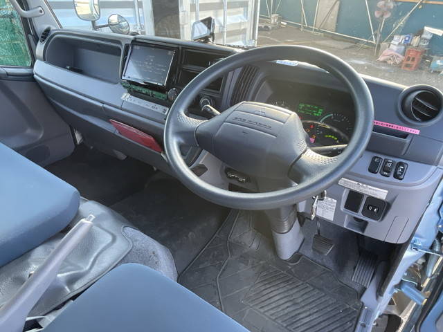 三菱ふそうキャンターアルミバン小型（2t・3t）[写真35]