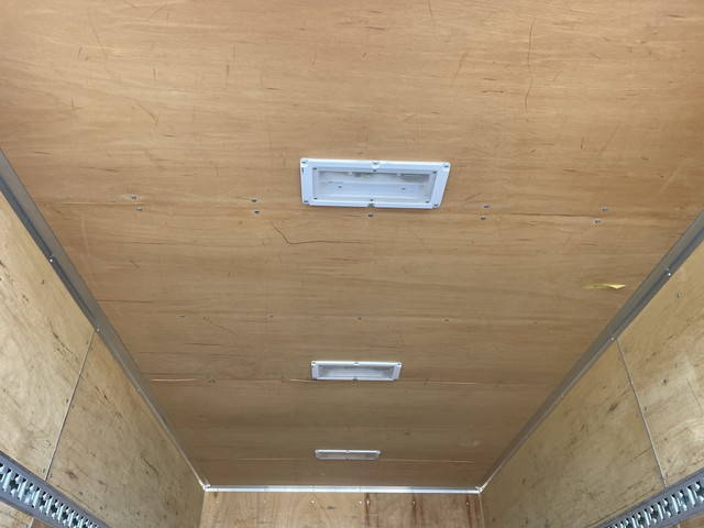 三菱ふそうキャンターアルミバン小型（2t・3t）[写真09]