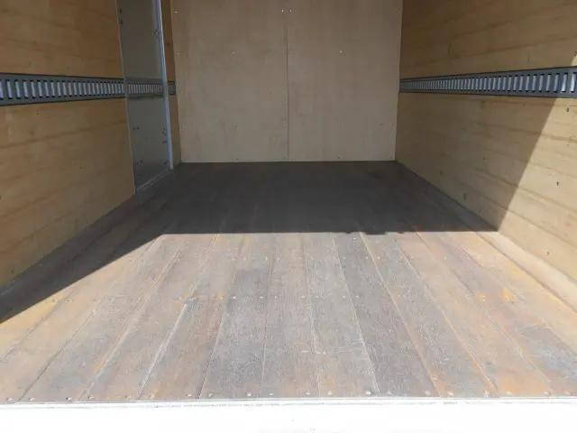 日野デュトロアルミバン小型（2t・3t）[写真10]