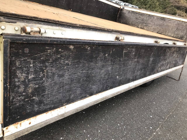 日産アトラス平ボディ小型（2t・3t）[写真08]