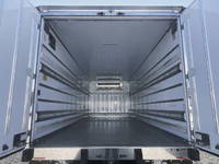 いすゞフォワード冷凍車（冷蔵車）中型（4t）[写真10]