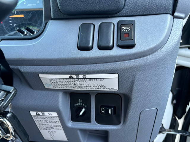 三菱ふそうキャンターアルミバン小型（2t・3t）[写真26]