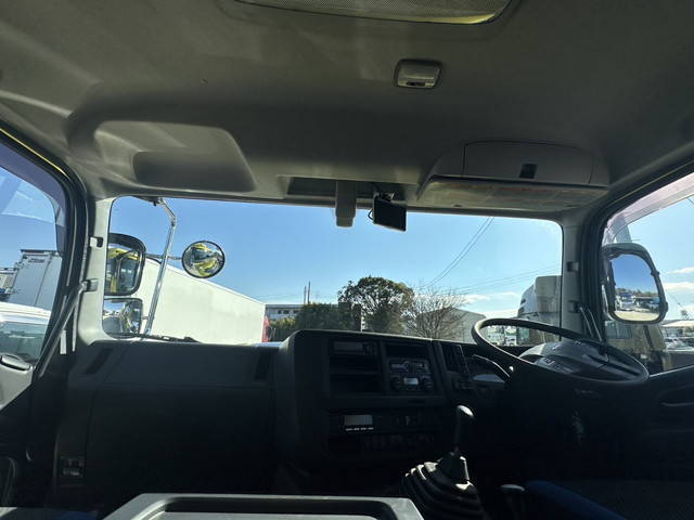 いすゞギガ冷蔵冷凍ウイング大型（10t）[写真12]