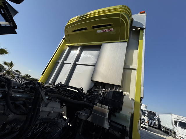 いすゞギガ冷蔵冷凍ウイング大型（10t）[写真17]