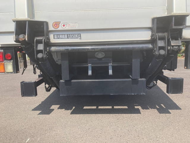 三菱ふそうキャンターアルミバン小型（2t・3t）[写真13]