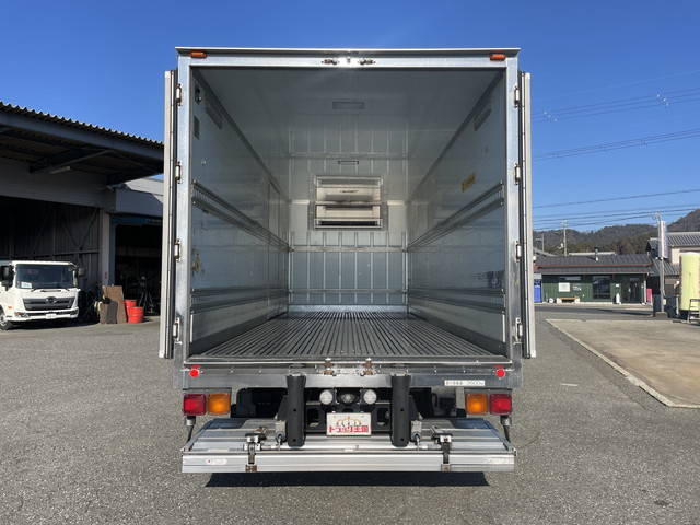 いすゞフォワード冷凍車（冷蔵車）中型（4t）[写真09]