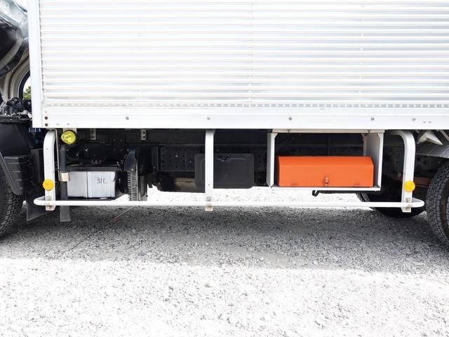 三菱ふそうキャンターアルミバン小型（2t・3t）[写真17]