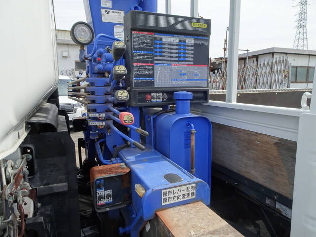 いすゞエルフクレーン3段小型（2t・3t）[写真10]