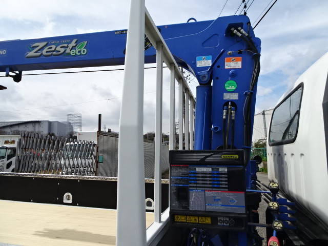 いすゞエルフクレーン3段小型（2t・3t）[写真14]