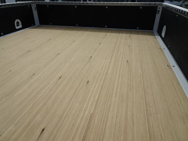 いすゞエルフクレーン3段小型（2t・3t）[写真18]