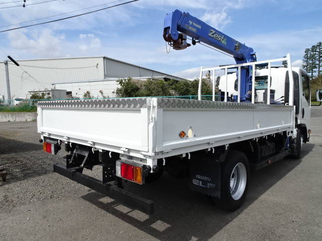 いすゞエルフクレーン3段小型（2t・3t）[写真02]