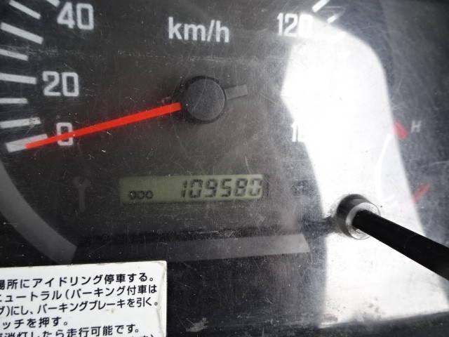 いすゞエルフクレーン3段小型（2t・3t）[写真32]